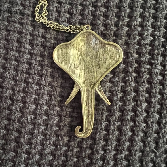 Large Silver Elephant Head Necklace - Picture 4 of 6